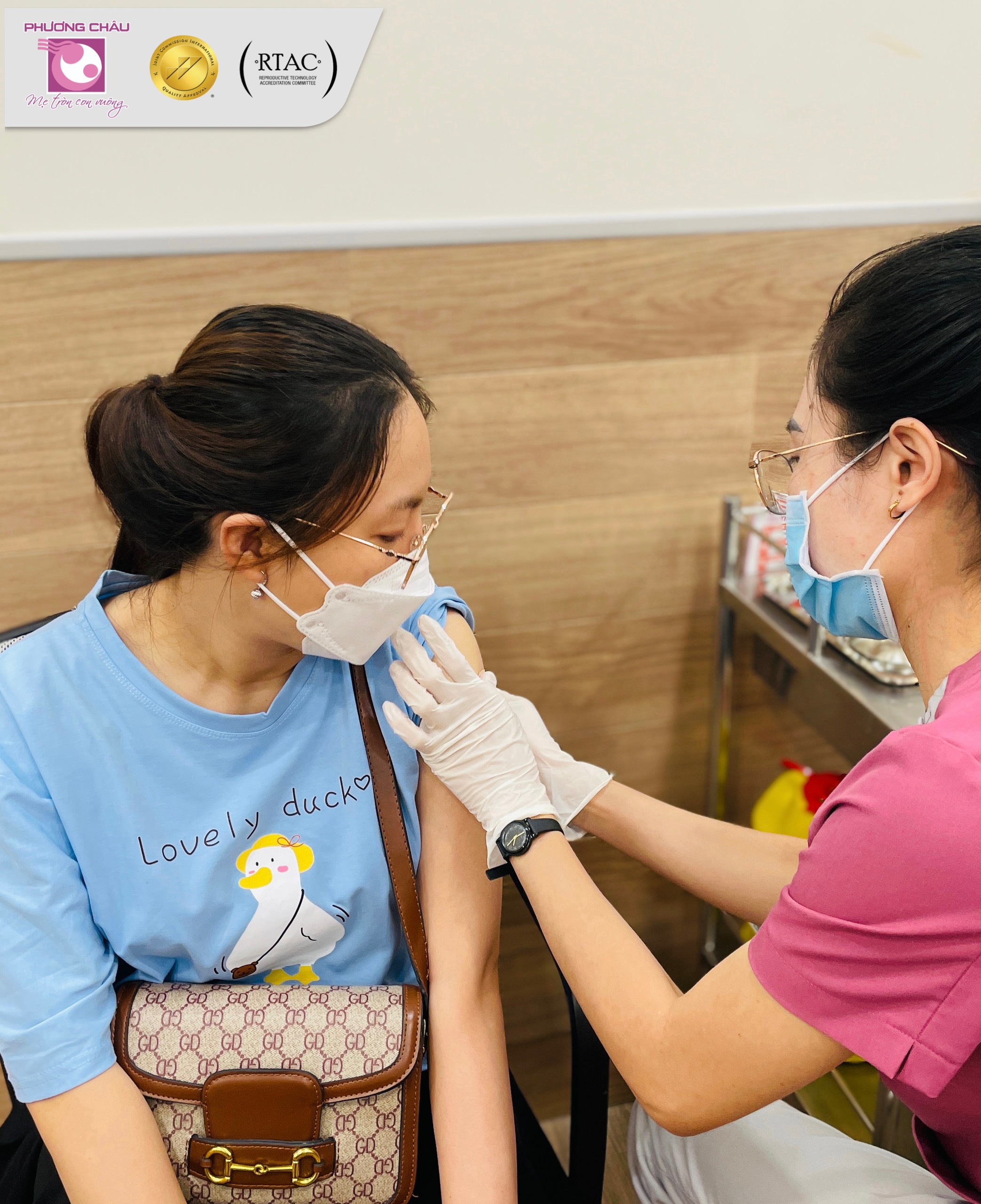 Bệnh cúm là gì? Vai trò của việc tiêm ngừa vắc xin cúm trong thai kỳ quan trọng như thế nào? Cùng Công ty Bệnh viện Quốc Tế Phương Châu  tìm hiểu qua bài viết sau.