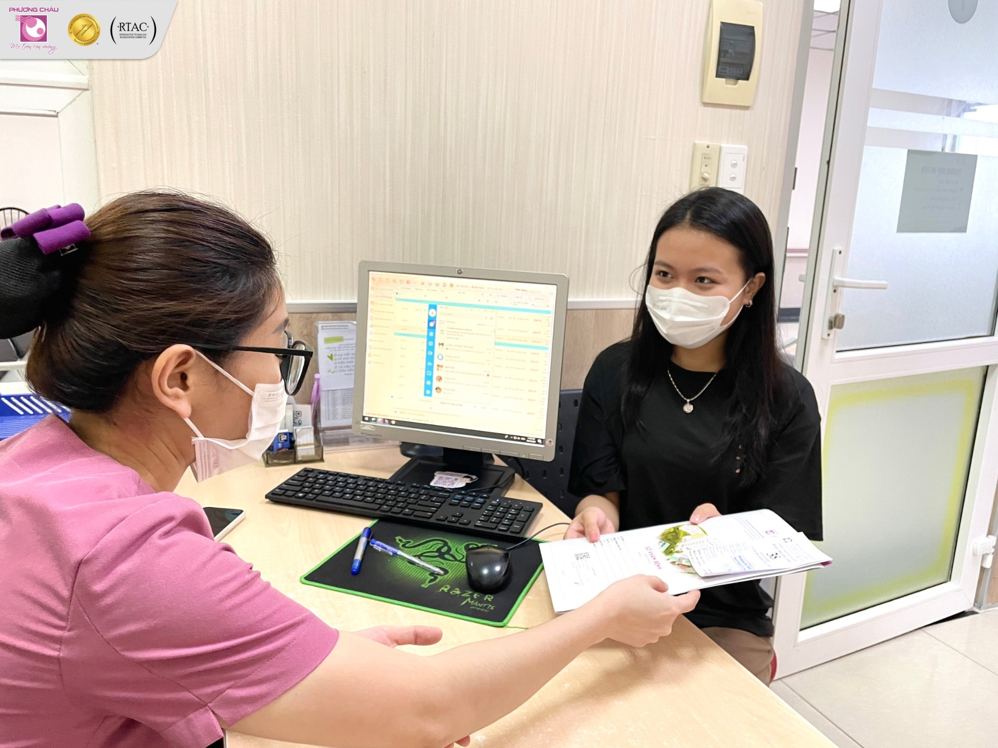 Hãy để Phương Châu kể cho bạn nghe về hành trình thăm khám phụ khoa một cách kín đáo, an toàn và thân thiện các chị em nhé.